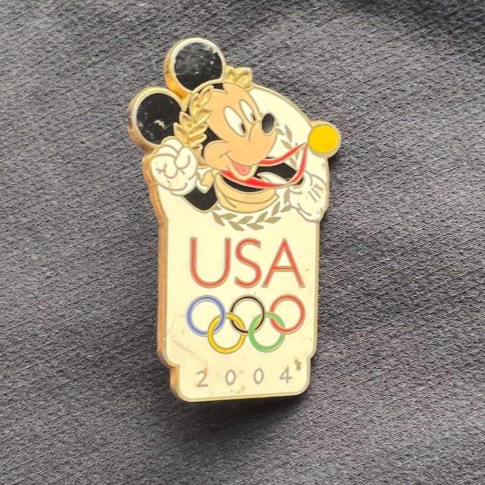 Disney Mickey Mouse USA 2004 Olympic Games Pin Athens Gold Medal Trading Pin